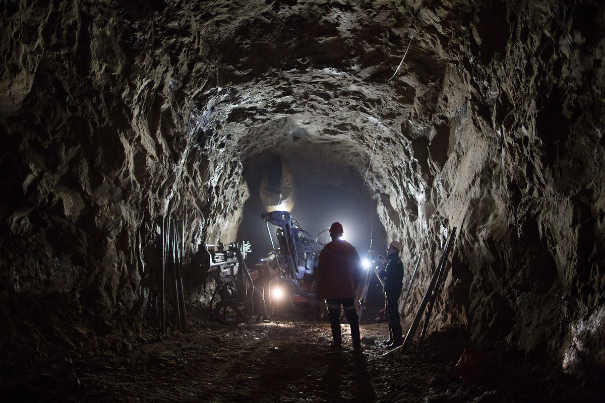 Image: underground mining, www.strongerinc.org